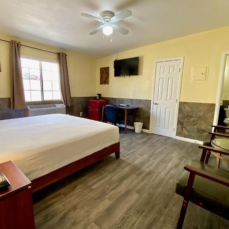 Europa Inn & Suites Desert Hot Springs Esterno foto