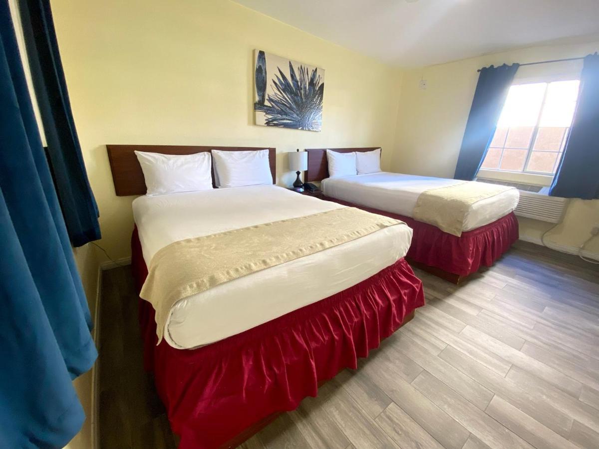 Europa Inn & Suites Desert Hot Springs Esterno foto