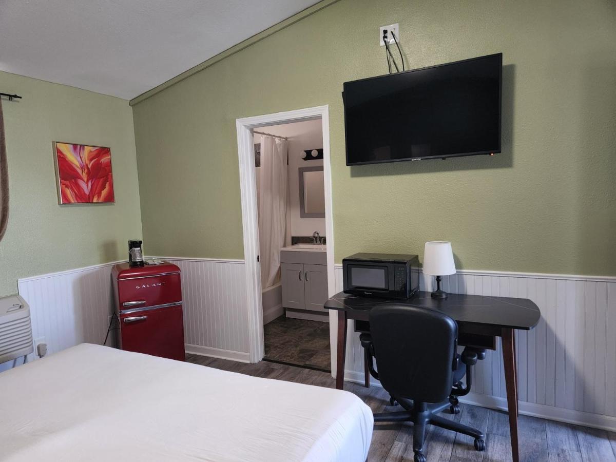 Europa Inn & Suites Desert Hot Springs Esterno foto