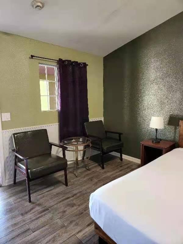 Europa Inn & Suites Desert Hot Springs Esterno foto