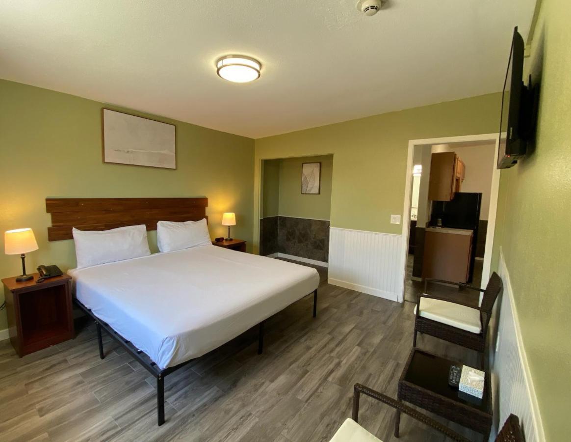 Europa Inn & Suites Desert Hot Springs Esterno foto