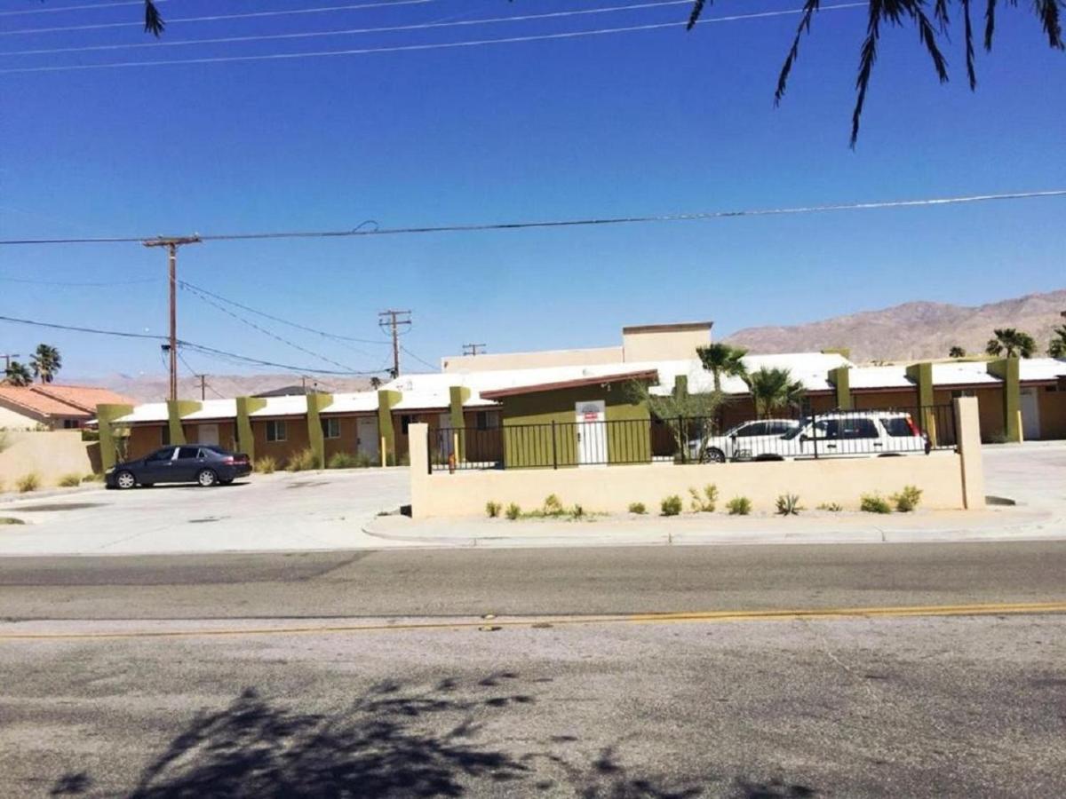 Europa Inn & Suites Desert Hot Springs Esterno foto