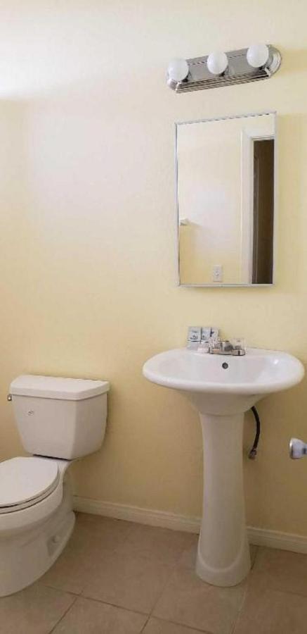 Europa Inn & Suites Desert Hot Springs Esterno foto